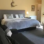 Elton B&B 그레인지오버샌즈